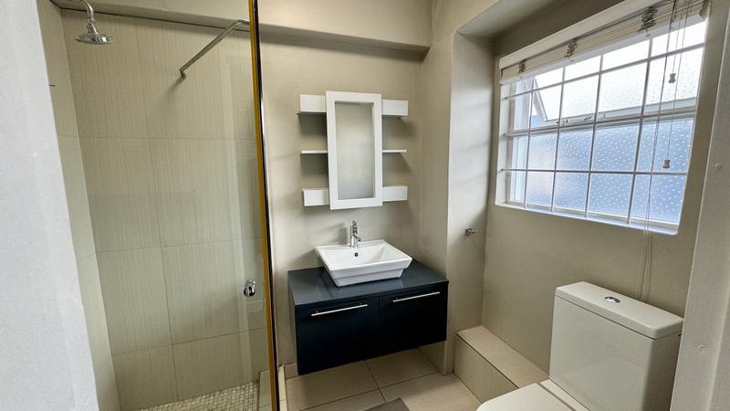 2 Bedroom Property for Sale in Sea Point Western Cape